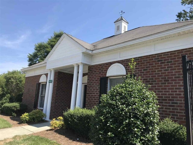 Building Photo - 6 Rochambeau Ct