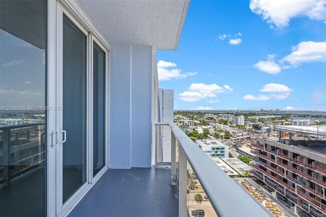 Building Photo - 401 69th St