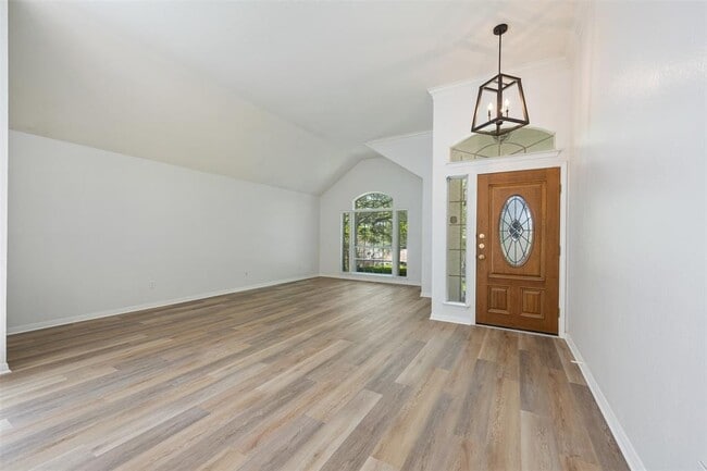 Building Photo - 11032 Crossland Dr