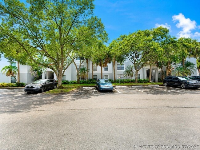 Building Photo - 5056 Lantana Rd