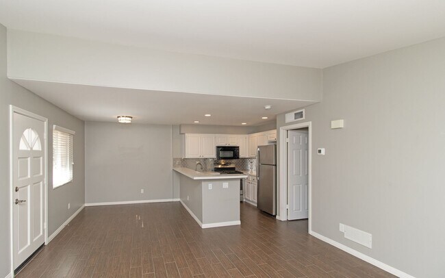 Building Photo - Welcome to this charming 1-bedroom, 1-bathroom home located in the desirable Carlsbad, CA
