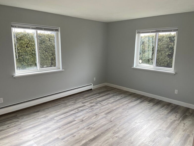 Building Photo - 11 Winston Dr