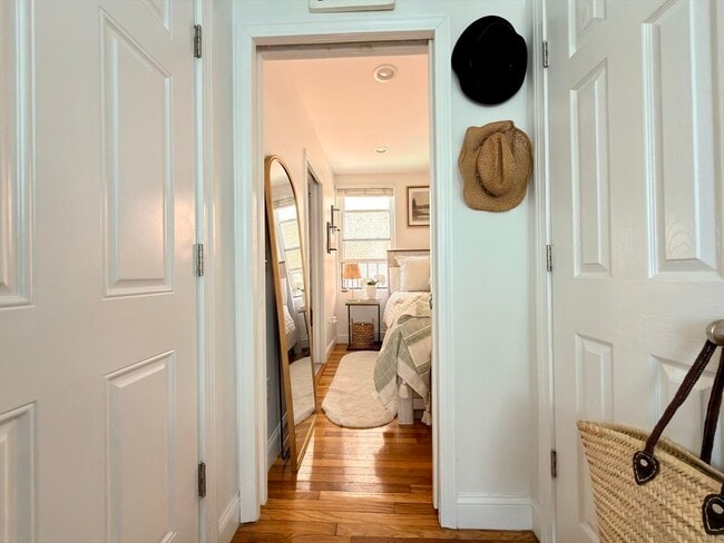 Building Photo - 62 Melrose St