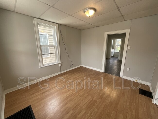 Building Photo - 207 N Forney Ave