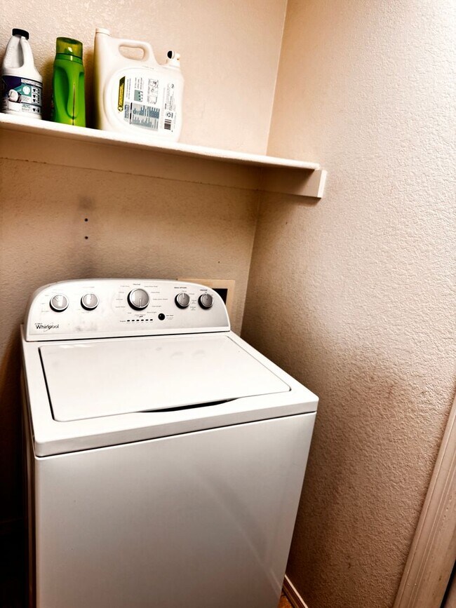 Building Photo - Apache Junction 3 bedroom rental
