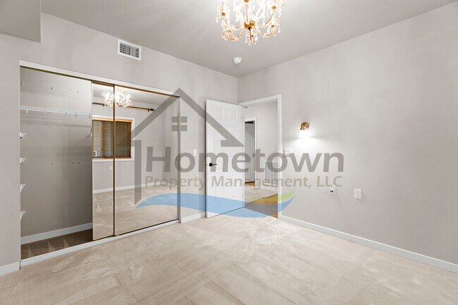Building Photo - 355 W Waterside Dr
