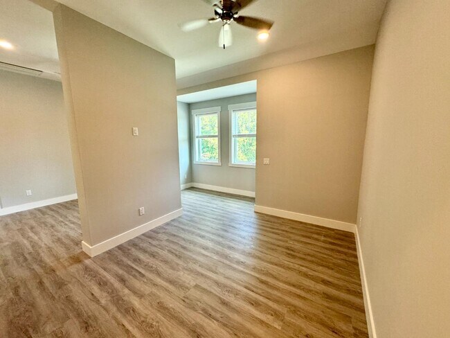 Building Photo - 39 Shell Hall Way