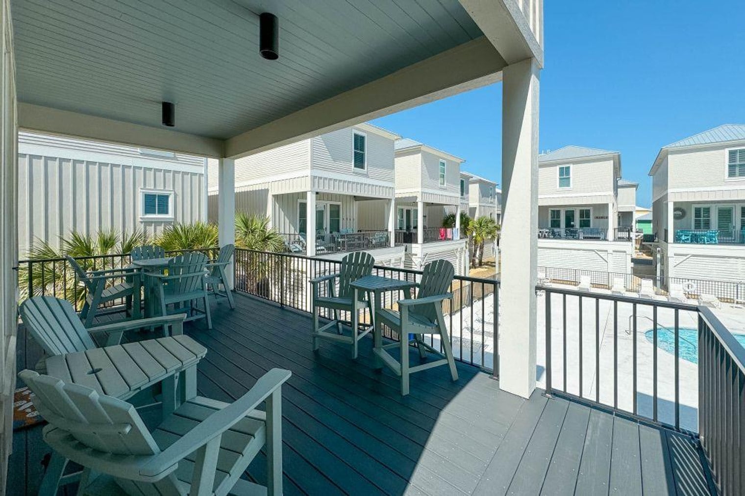 Building Photo - 1592 W Beach Blvd