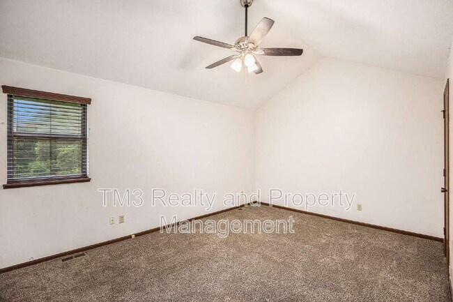 Building Photo - 2409 S 17th Terrace