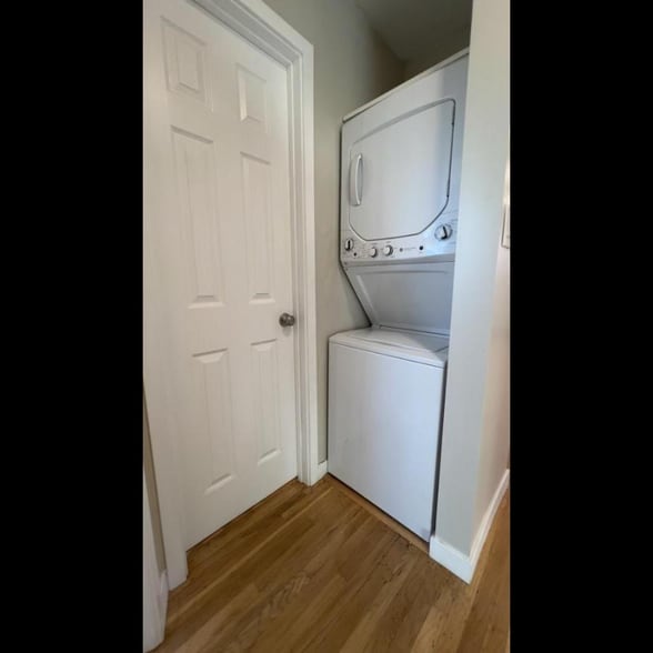 Building Photo - 4638 Edenvale Ave