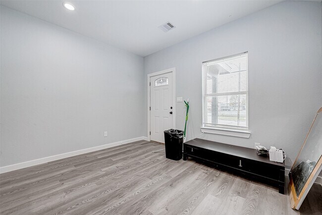 Building Photo - 6725 Avenue K