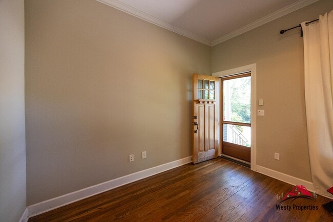 Building Photo - 7548 SW 35th Ave