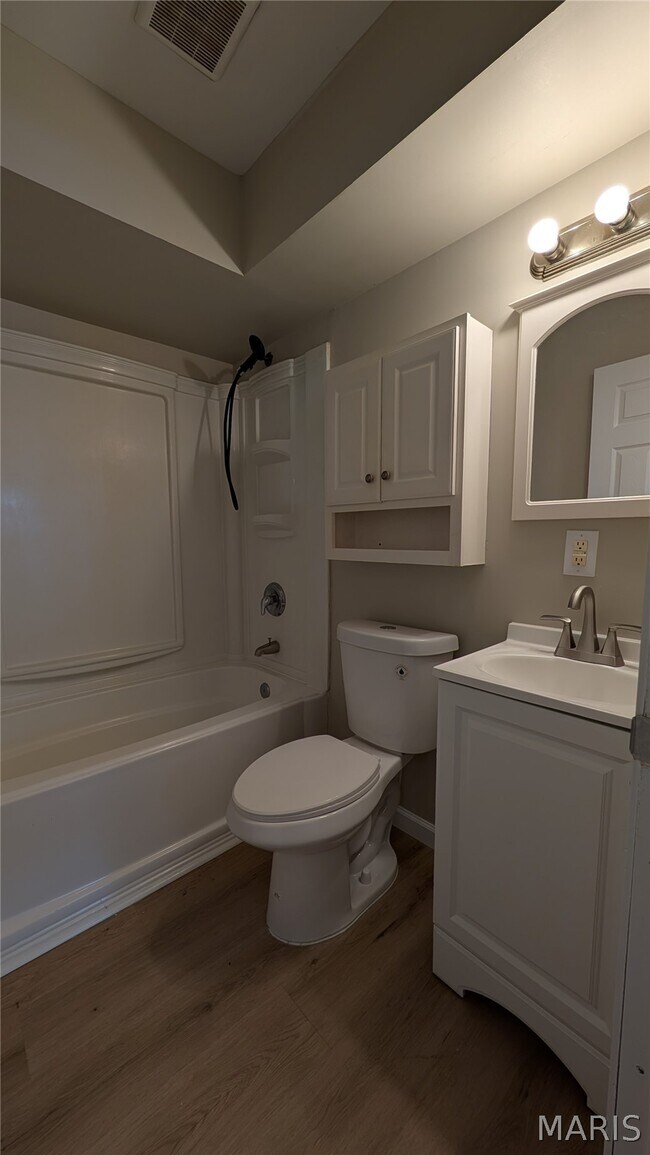 Building Photo - 809 Jacobs Ln