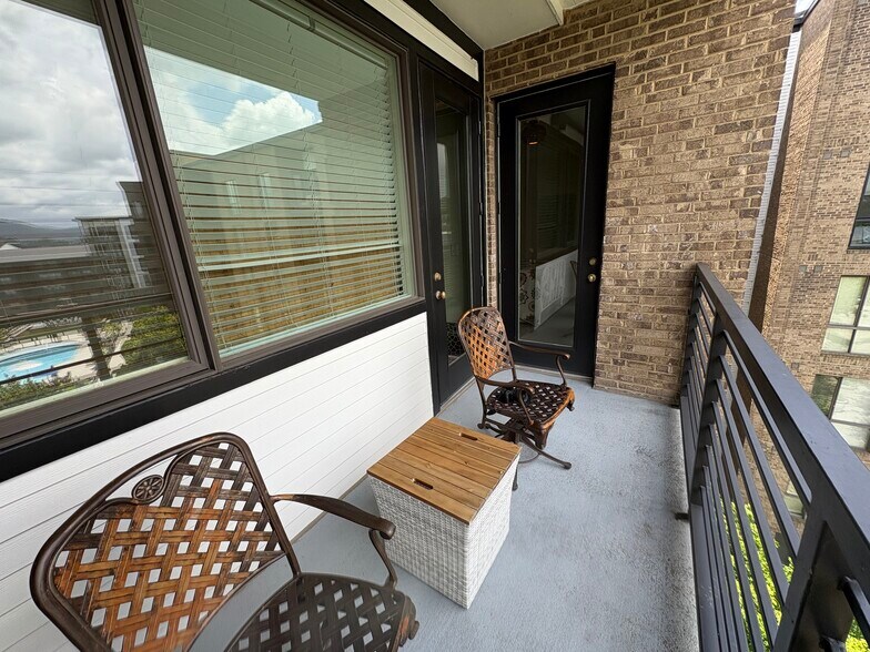 Building Photo - 200 Manufacturers Rd