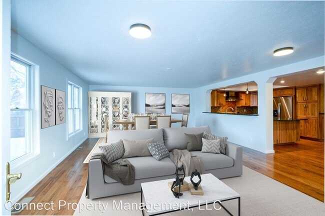 Building Photo - 6 br, 3.5 bath House - 121 W Graf Street
