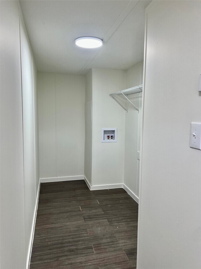 Building Photo - 20517 N Navasota St