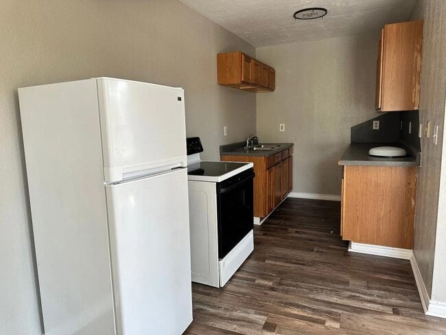 Building Photo - 2105 Taft St