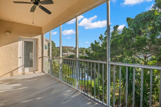 Building Photo - "Spacious 3-Bed, 2-Bath Condo Retreat in Vibrant Saint Petersburg – 1,445 Sq Ft of Comfort!"