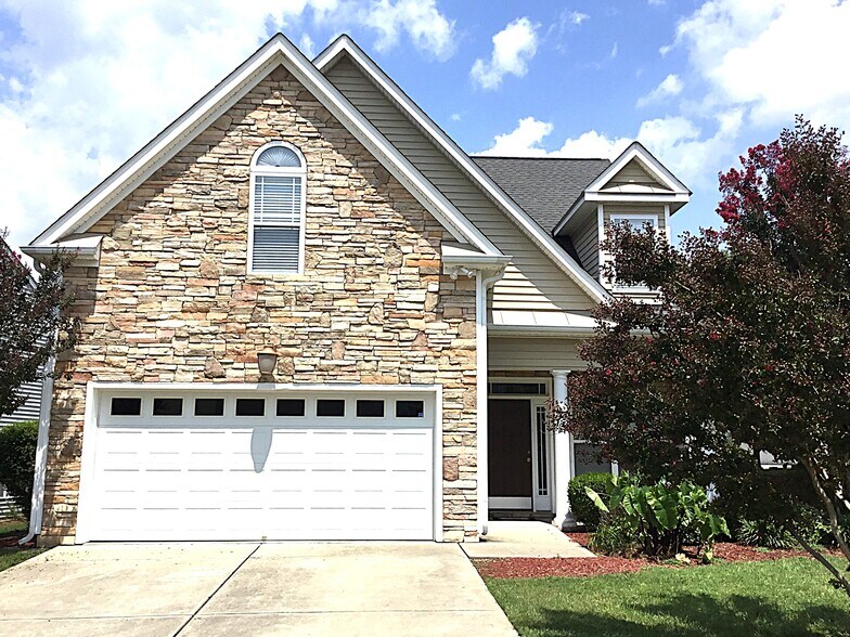 Primary Photo - 3204 Neuse Crossing Dr