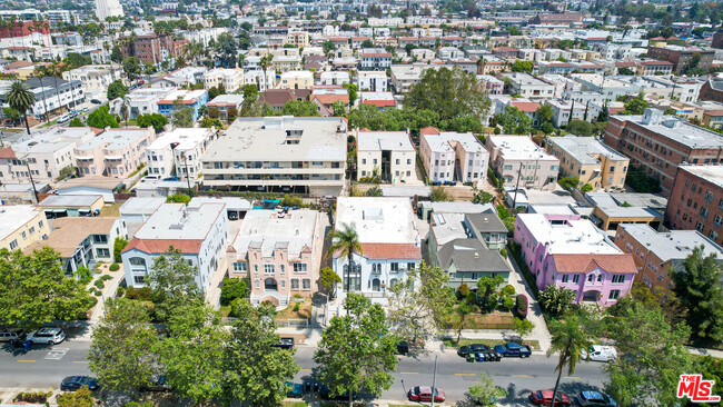 Building Photo - 132 S Kenmore Ave