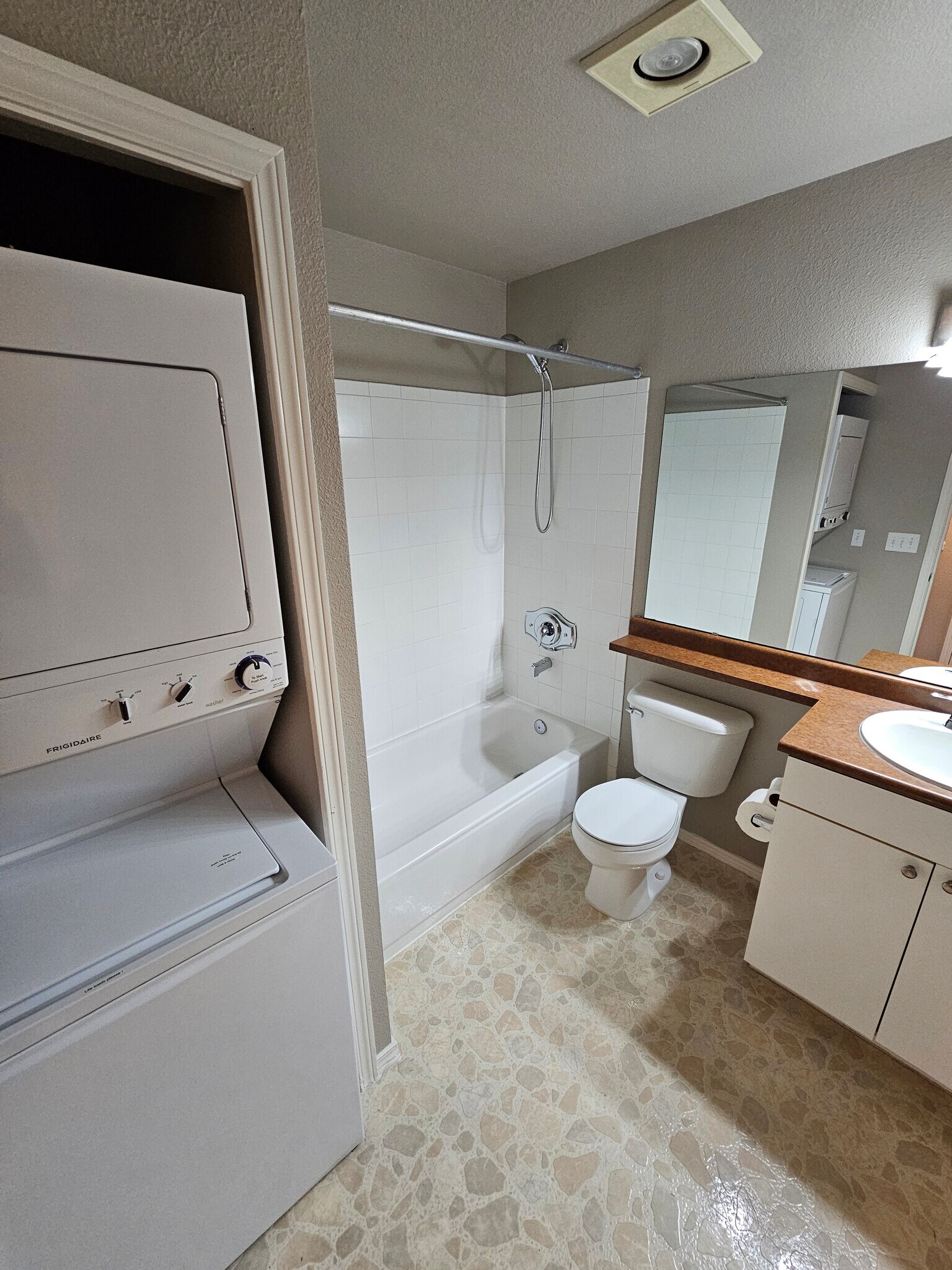 Upstairs Bathroom/ Washer & Dryer - 1802 SE Cutter Ln