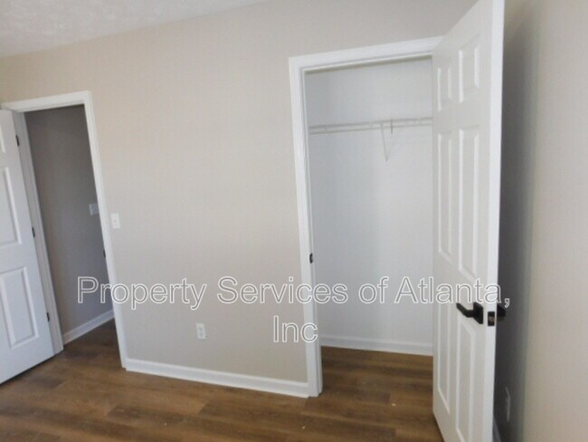 Building Photo - 1834 Stephens Pond View