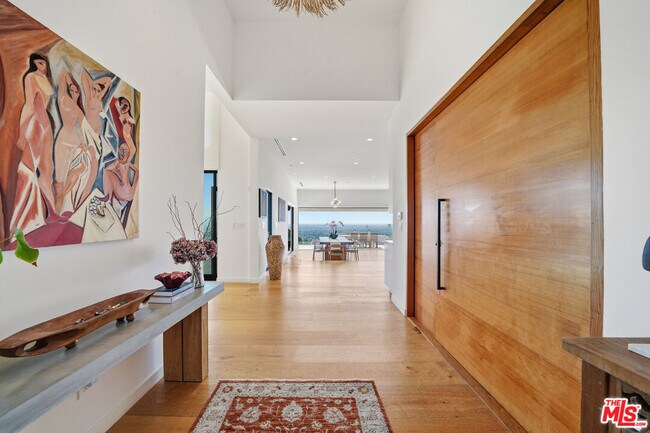 Building Photo - 8242 Hillside Ave