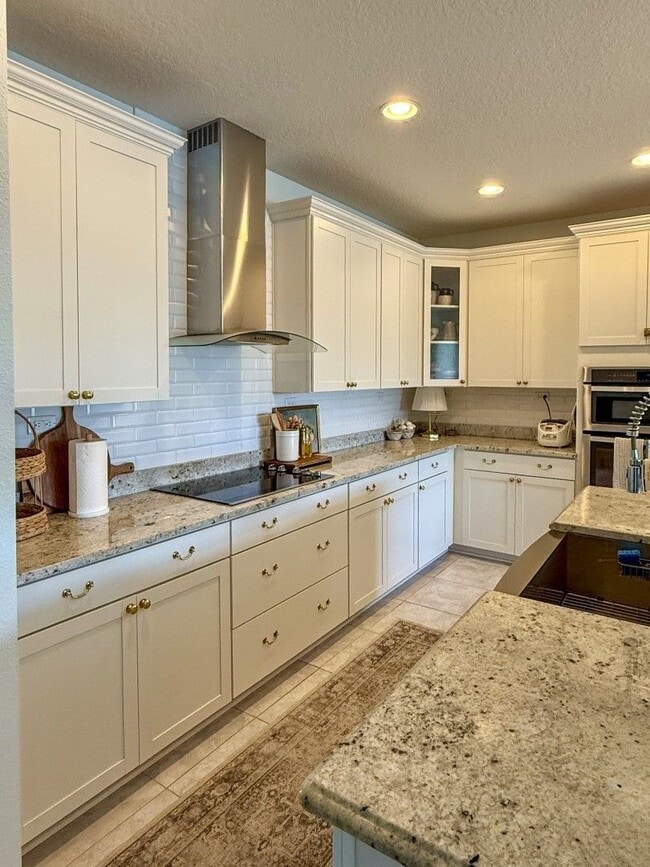 Building Photo - 671 Charter Oaks Blvd