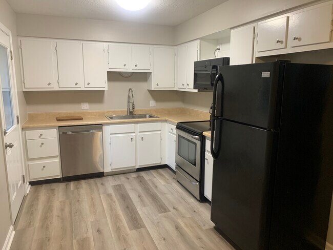 Building Photo - 3516 Valencia Dr