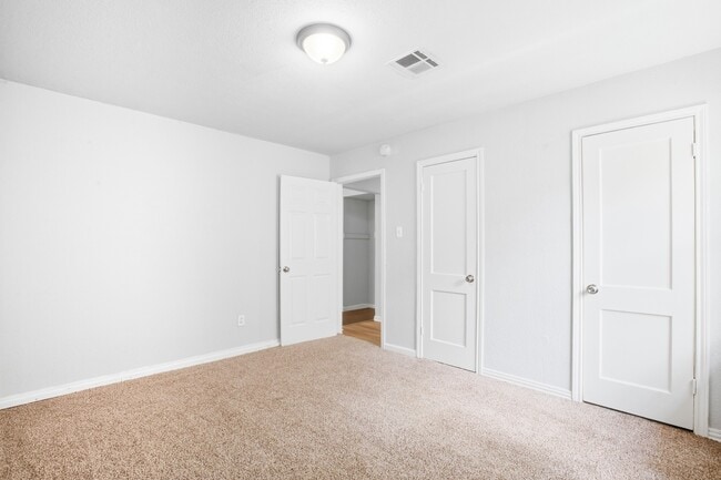 Building Photo - 5326 Doulton Dr