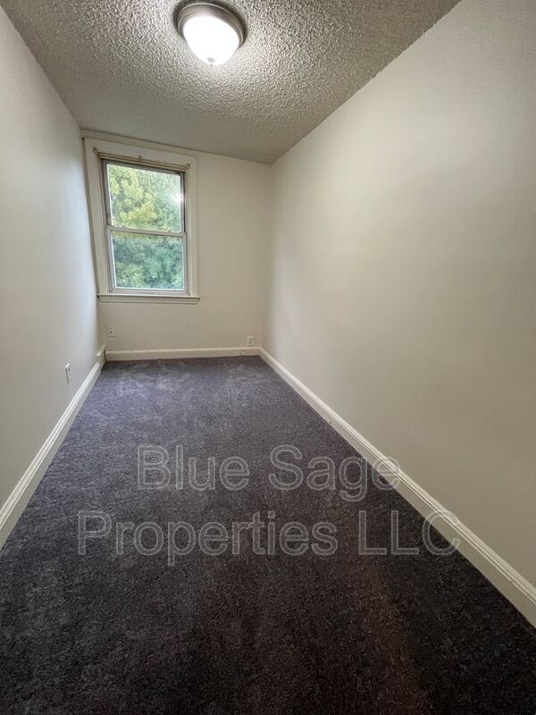 Building Photo - 335 W 22nd St