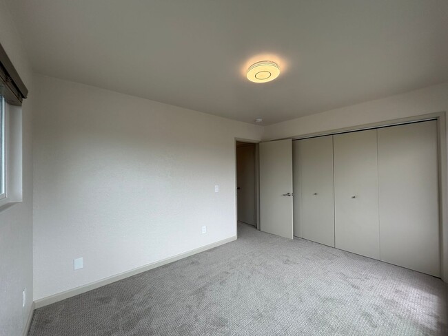 Building Photo - Beautiful Remodeled Home In Cardiff