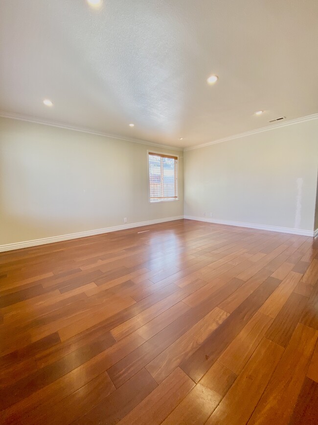 Building Photo - 622 Los Padres Blvd