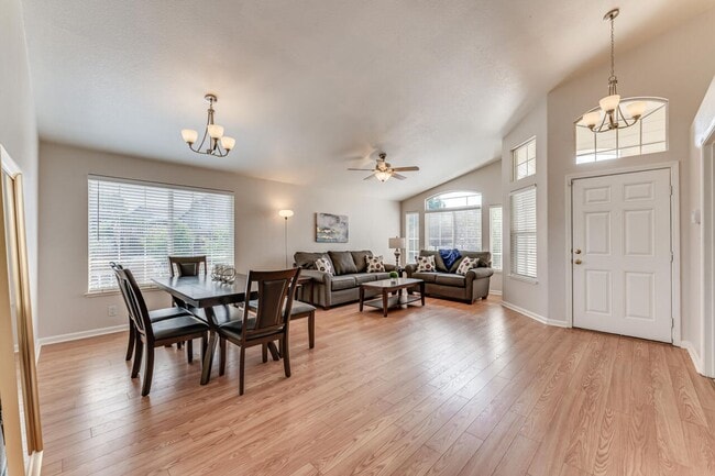 Building Photo - FULLY FURNISHED Sparks home with all utilities included and flexible lease options