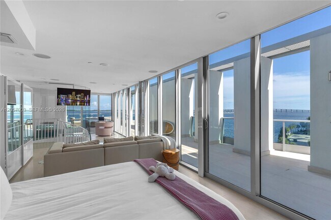 Building Photo - 1331 Brickell Bay Dr
