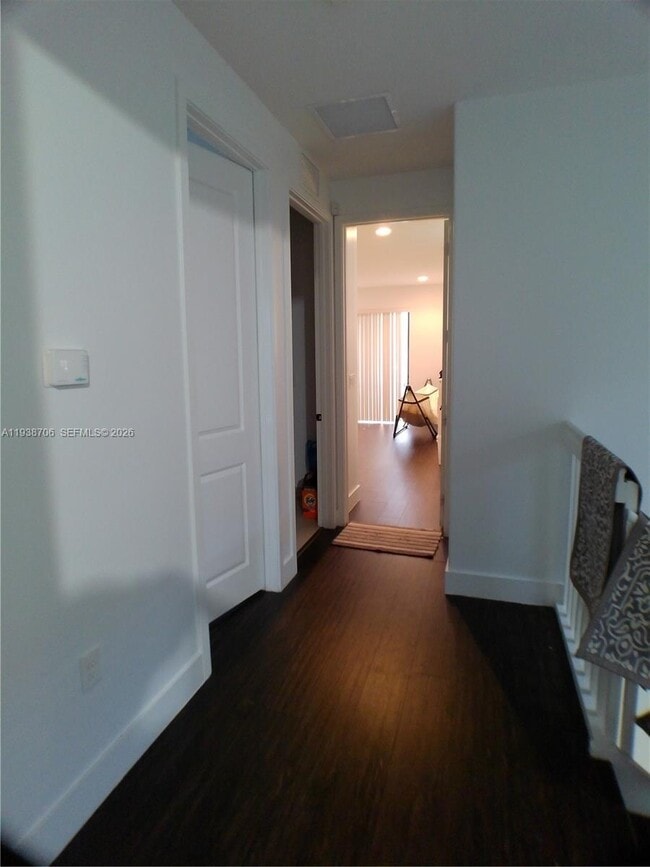 Building Photo - 3308 W 95th Terrace