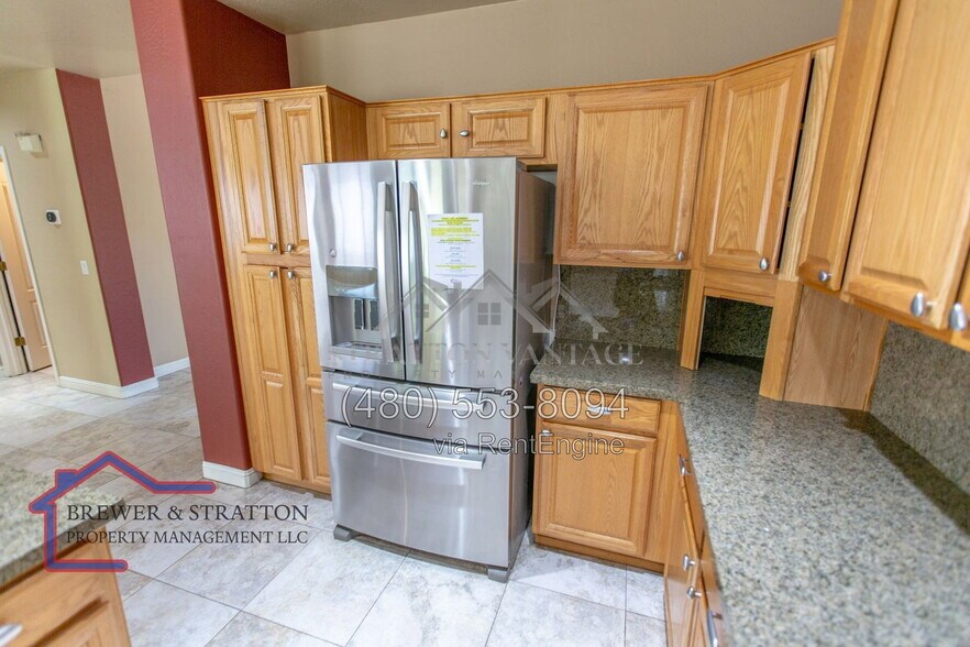 Building Photo - 1373 W Longhorn Dr
