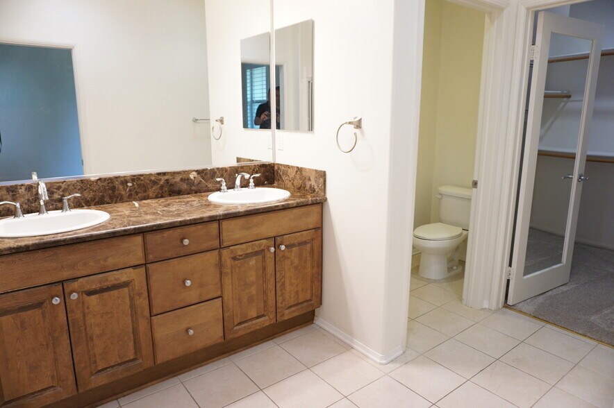 Building Photo - 20406 Paseo Cresta