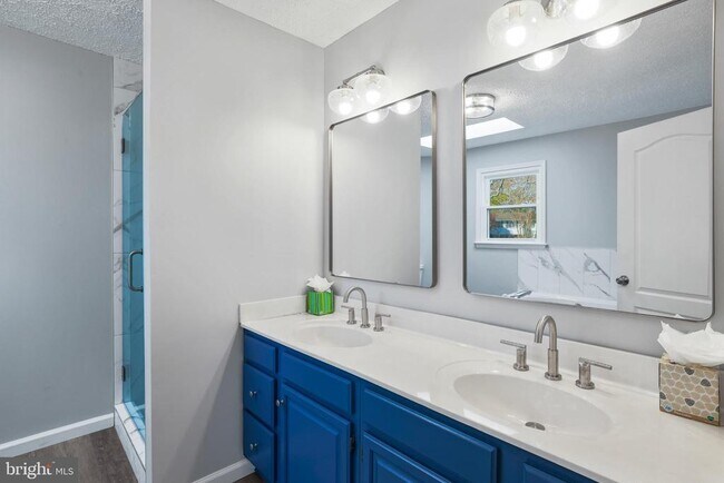 Building Photo - 10622 Cavalcade St