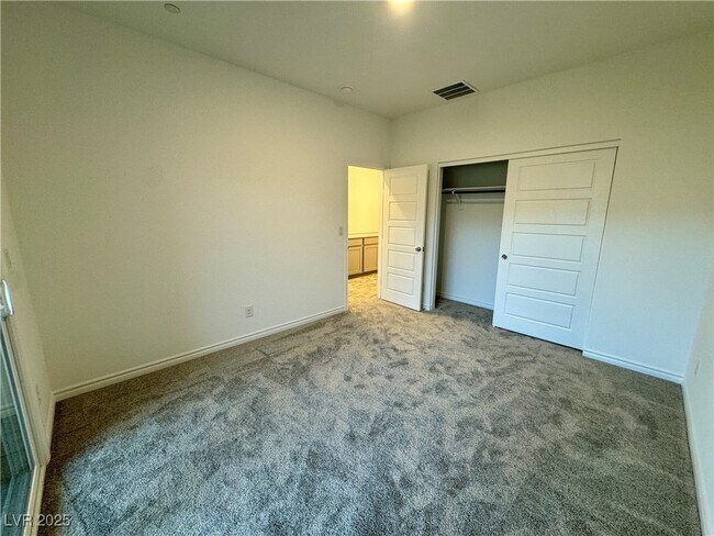 Building Photo - 337 Laurel Peak Dr