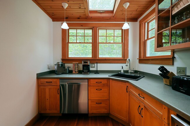 Building Photo - Winter Rental: Tidebend – Exceptional 6-Bedroom Home Overlooking the Annisquam River