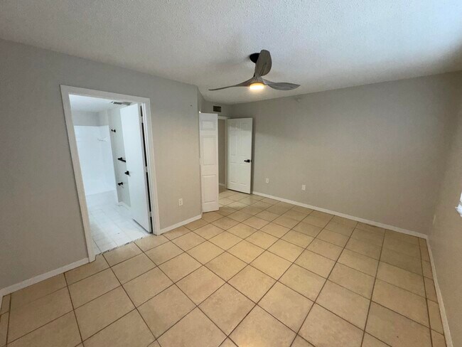 Building Photo - 8945 Okeechobee Blvd