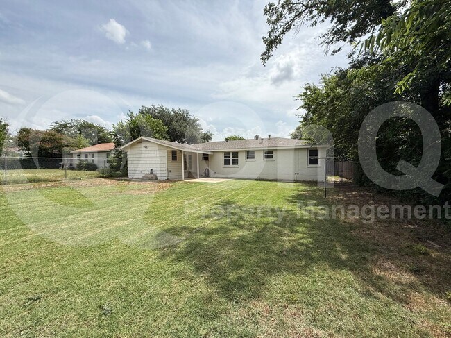 Building Photo - 3216 Marys Ln
