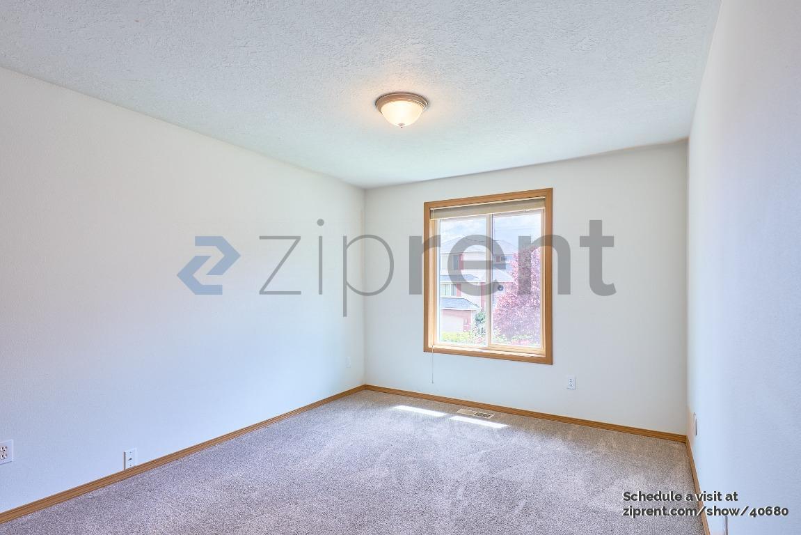 Building Photo - 13634 Barclay Hills Dr