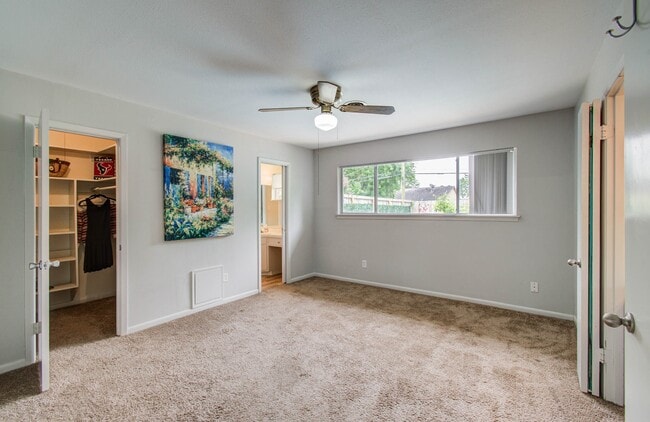 Building Photo - 5471 Kuldell Dr