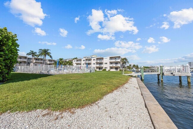 Building Photo - 311 E Ocean Ave
