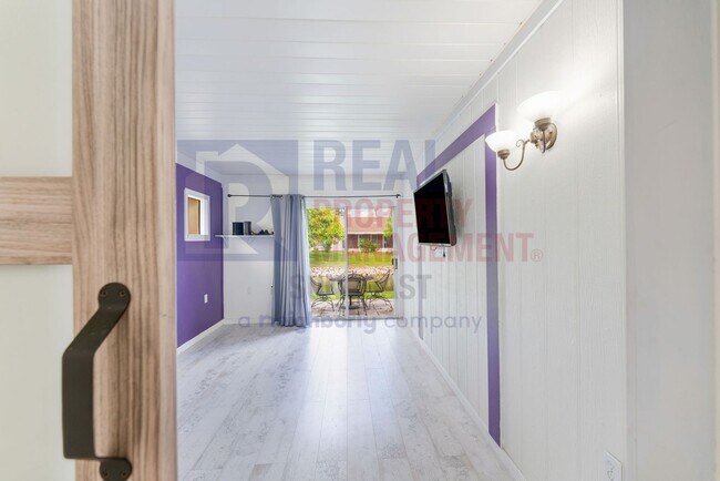 Building Photo - 4005 38th St W
