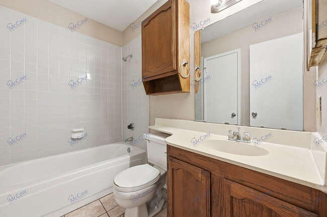 Building Photo - 431 Weaver St