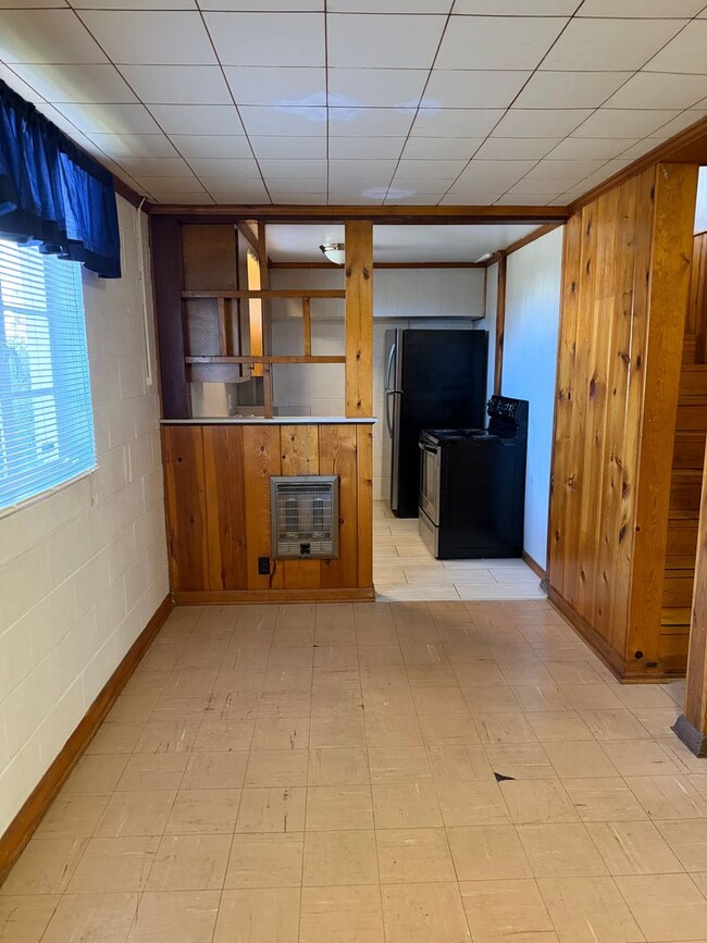 Building Photo - 4 bd 2 ba including a basement apartment in a great East Nashville location