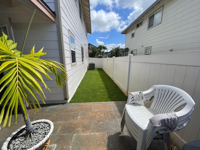 Building Photo - Newly renovated house in "Ewa Beach"